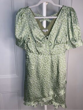 Petite studio Green Floral Puff-Sleeve Mini Dress